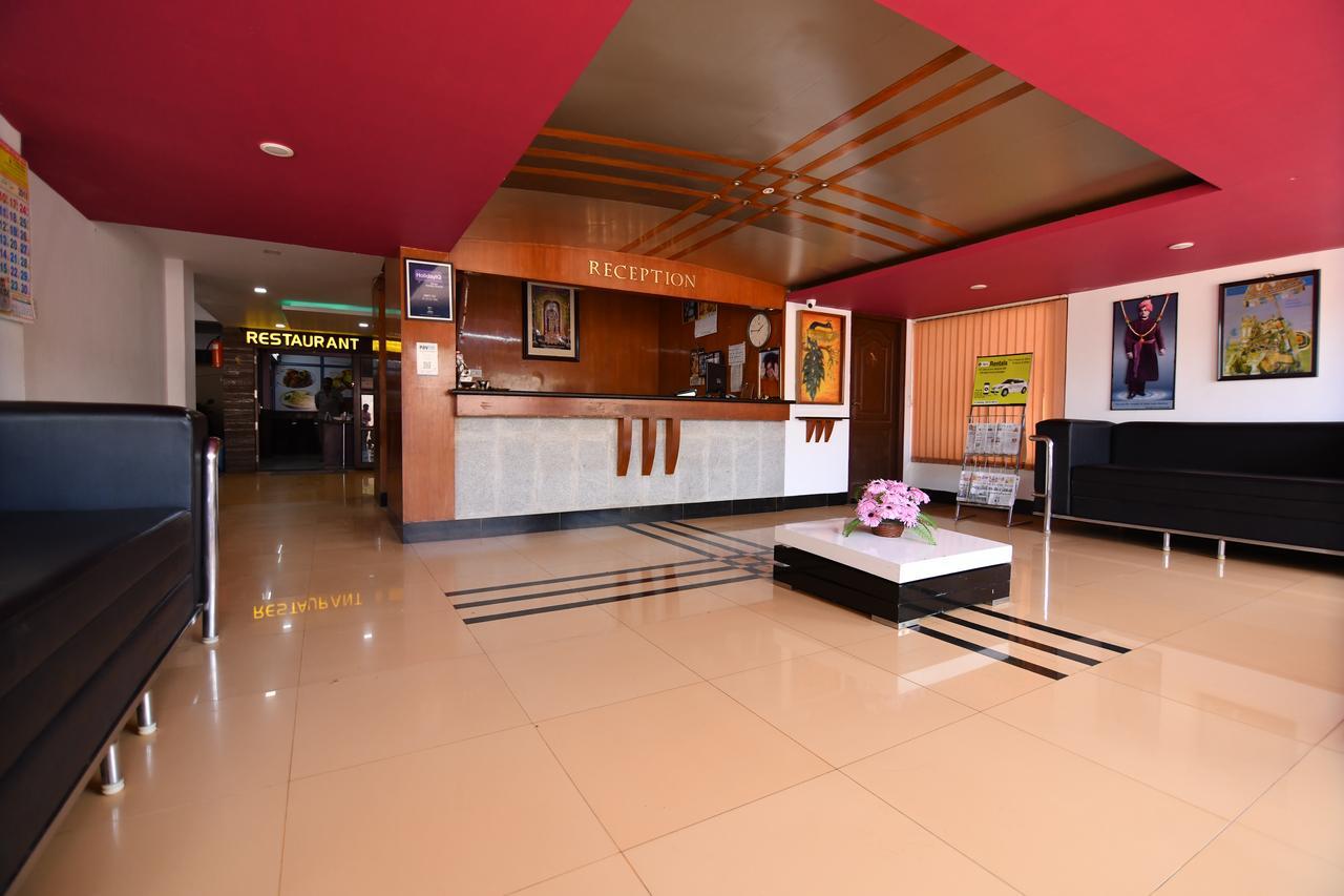 Lake View Hotel Maduraj Zewnętrze zdjęcie