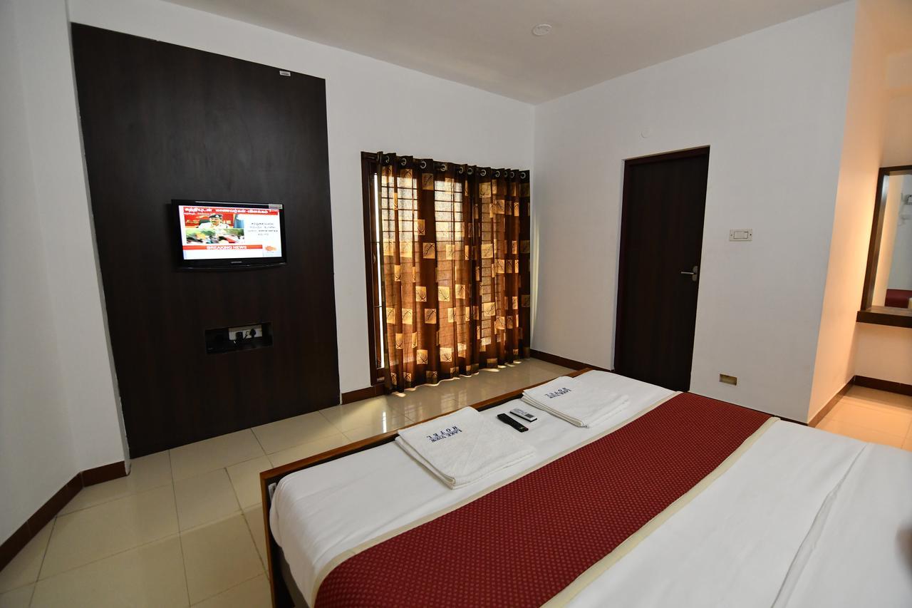 Lake View Hotel Maduraj Zewnętrze zdjęcie