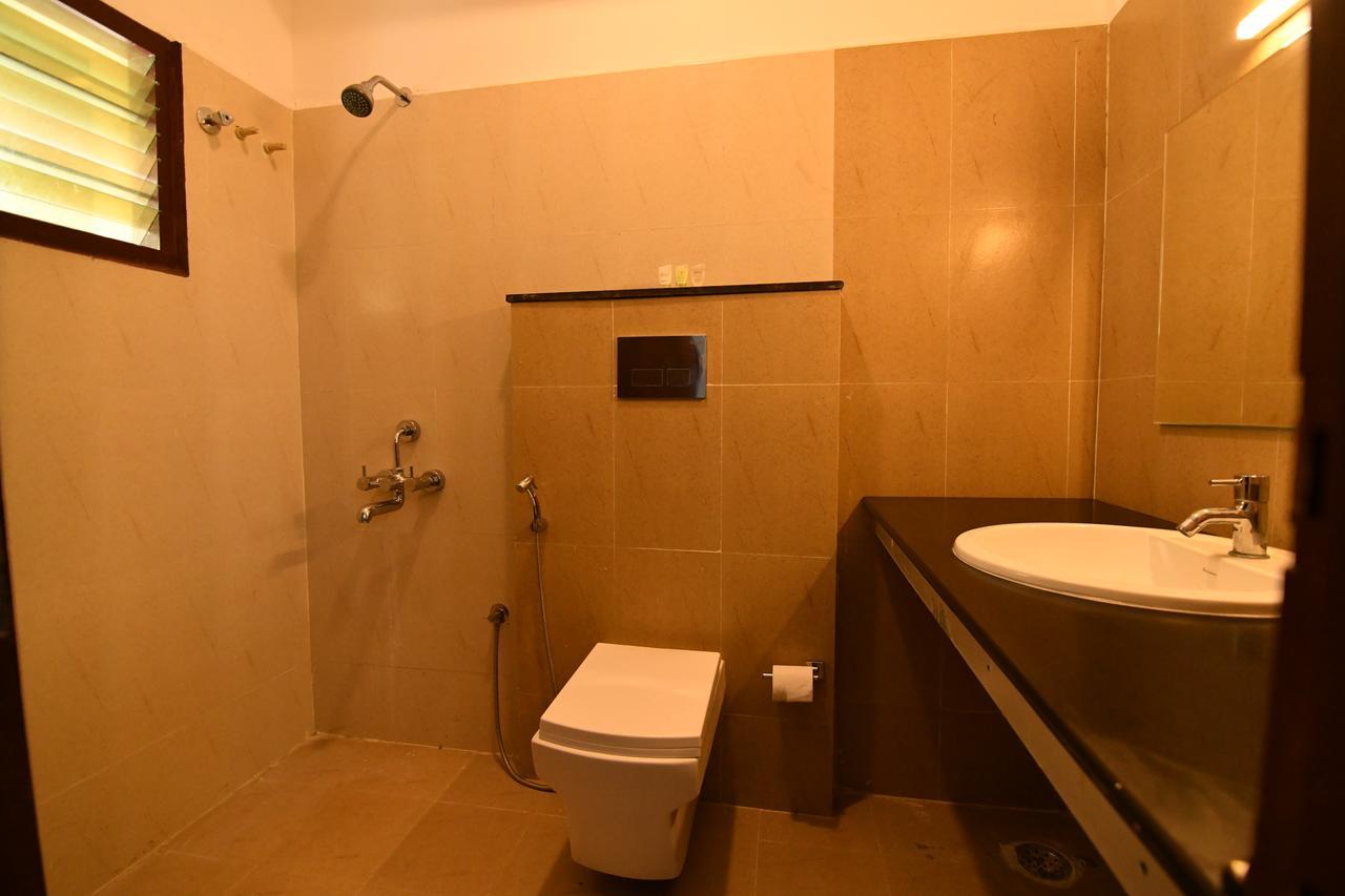 Lake View Hotel Maduraj Zewnętrze zdjęcie