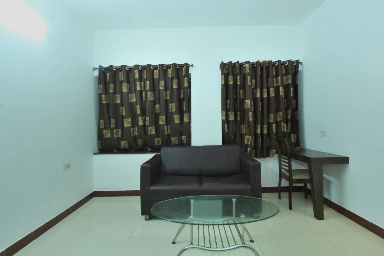 Lake View Hotel Maduraj Zewnętrze zdjęcie