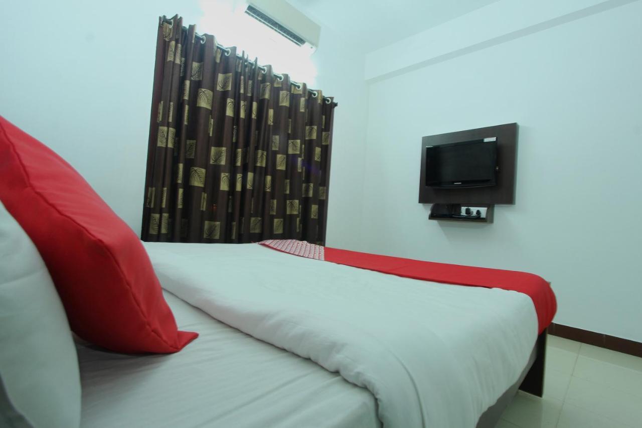 Lake View Hotel Maduraj Zewnętrze zdjęcie