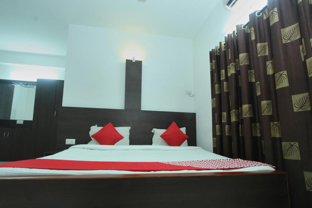 Lake View Hotel Maduraj Zewnętrze zdjęcie