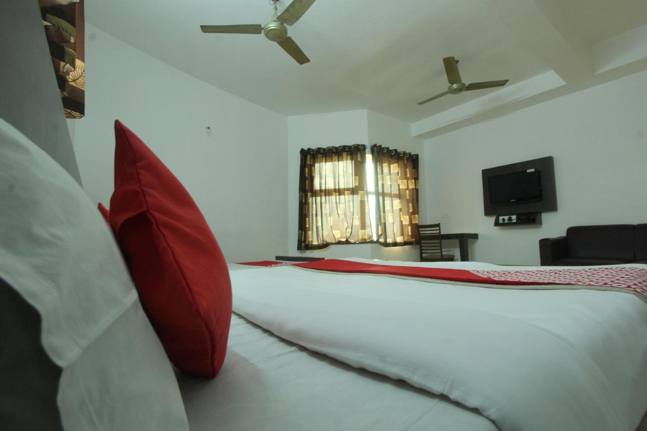 Lake View Hotel Maduraj Zewnętrze zdjęcie