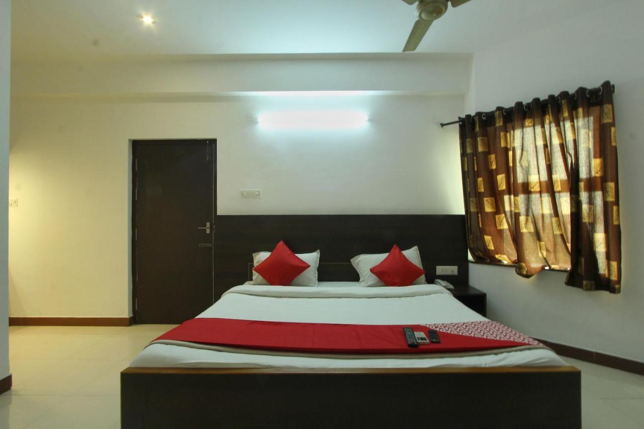Lake View Hotel Maduraj Zewnętrze zdjęcie